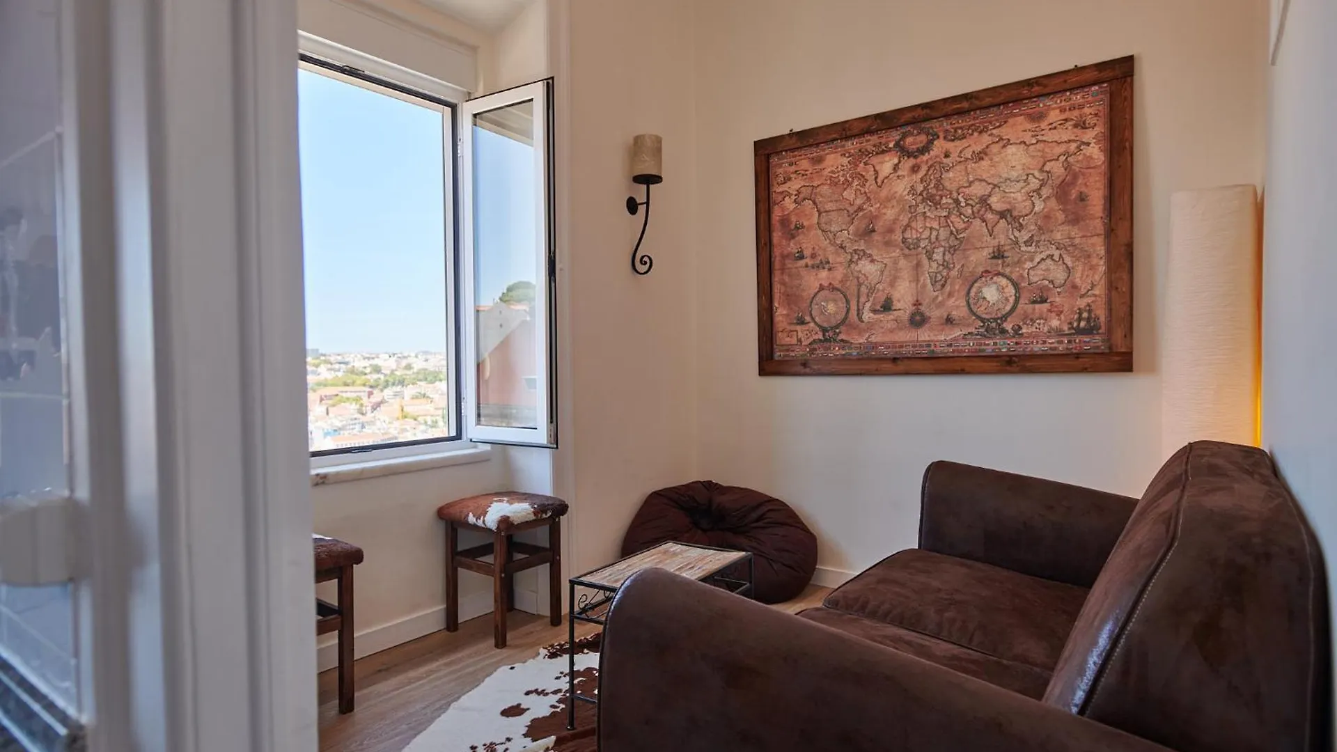 The Sunset Nest Apartment Lisbon